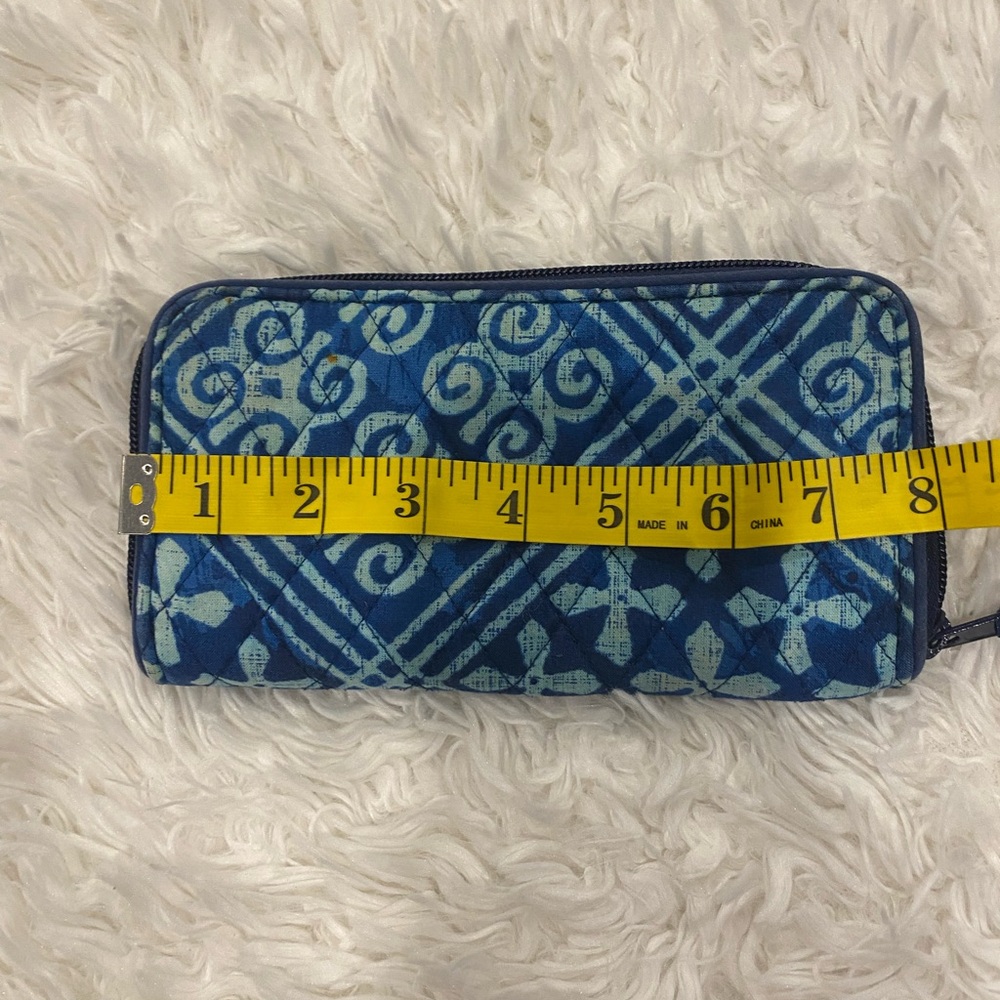 Vera Bradley RFID Signature Cotton Blue Cuban Tiles Georgia Wallet - Picture 4 of 6
